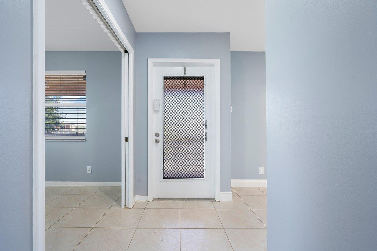 PINES OF DELRAY NORTH CON - Residential Lease