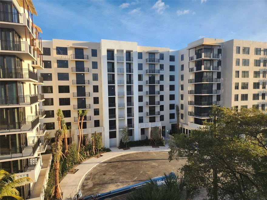 Large one bedroom with 1.5 bath sub-penthouse in Greynold's park club. Plenty of sunlight, very bright apartment. Gorgeous view of brand new complex just South of building. Tile Floors, new vanities, newer appliances, induction range with double oven, freshly painted, wide balcony. Building is undergoing concrete restoration and installing high impact windows throughout. Great amenities, large fenced in complex with great walking close to shops, restaurants.