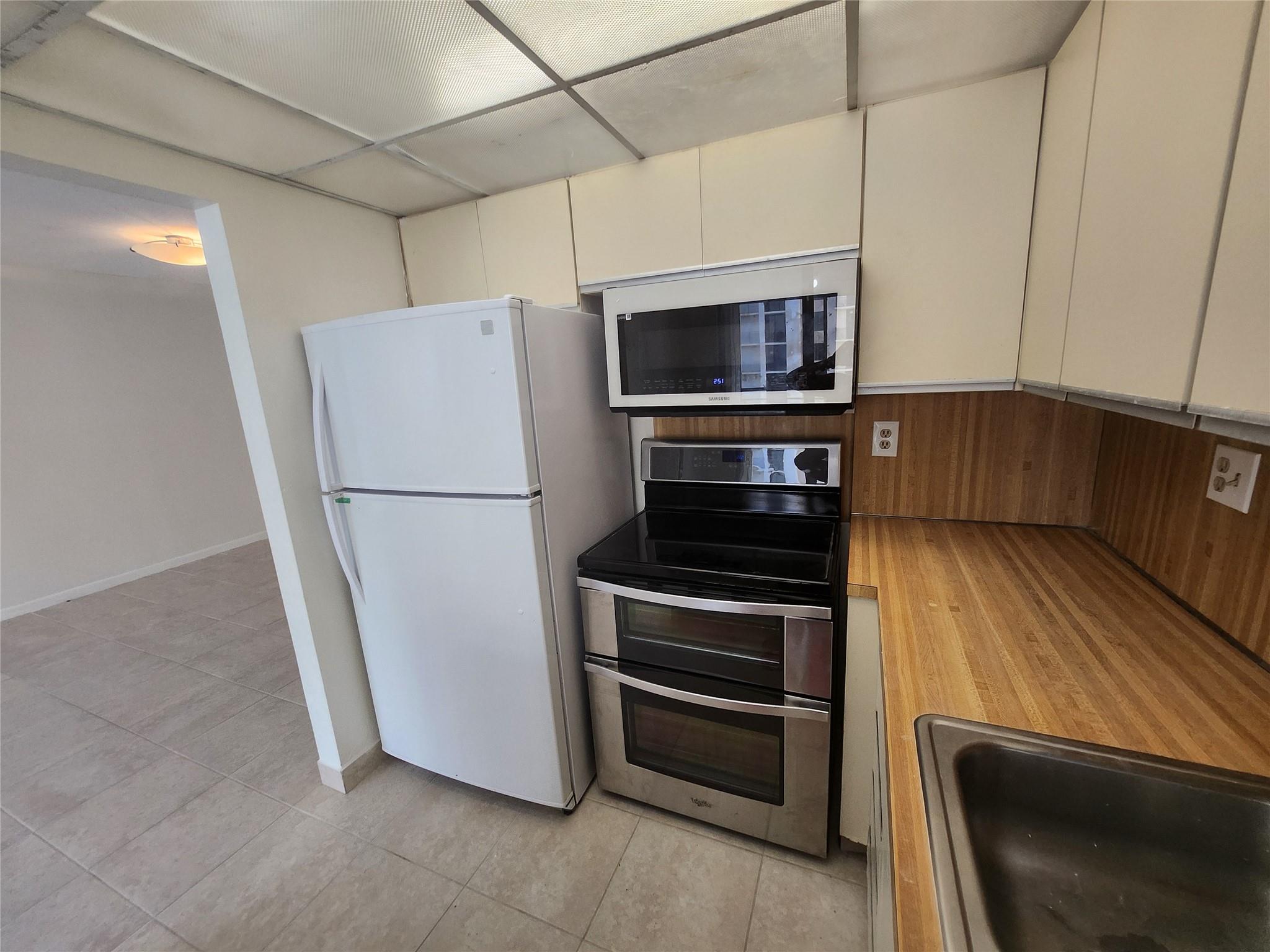 Greynolds Park Club Condo - Residential Lease