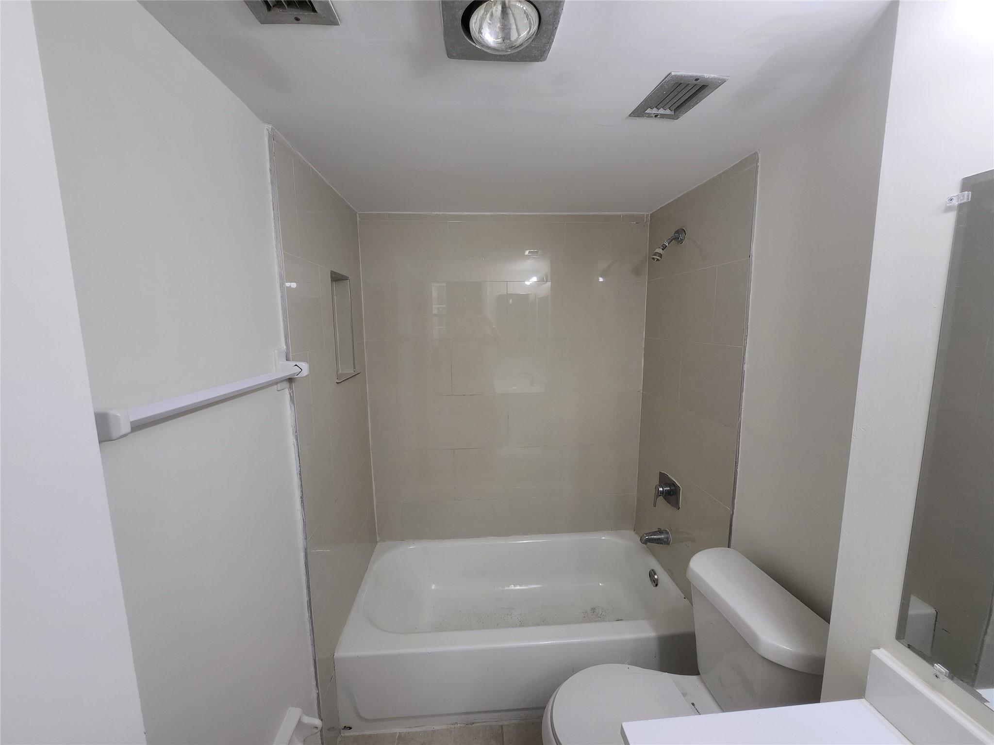 Greynolds Park Club Condo - Residential Lease