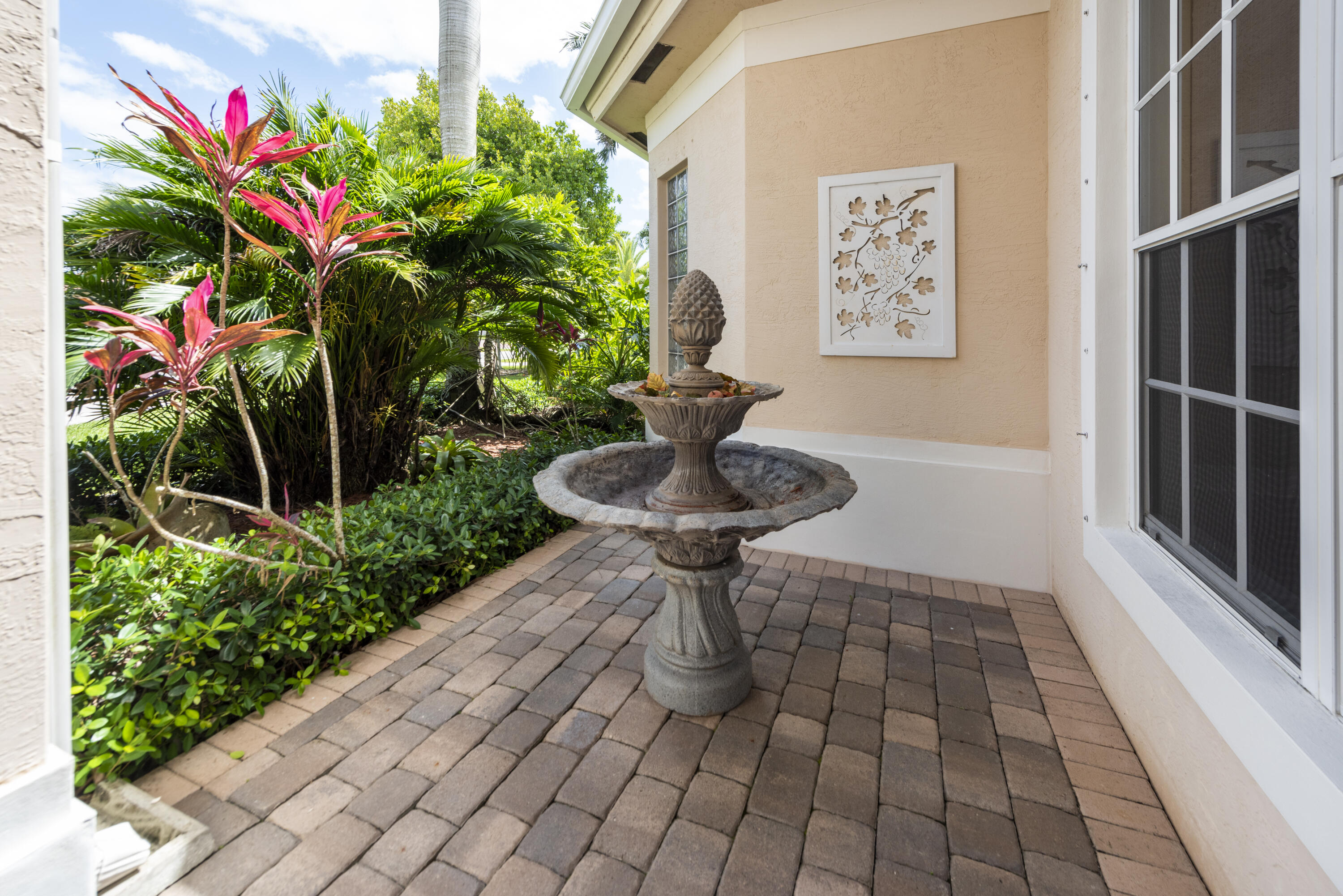 RIVERSTONE - Residential