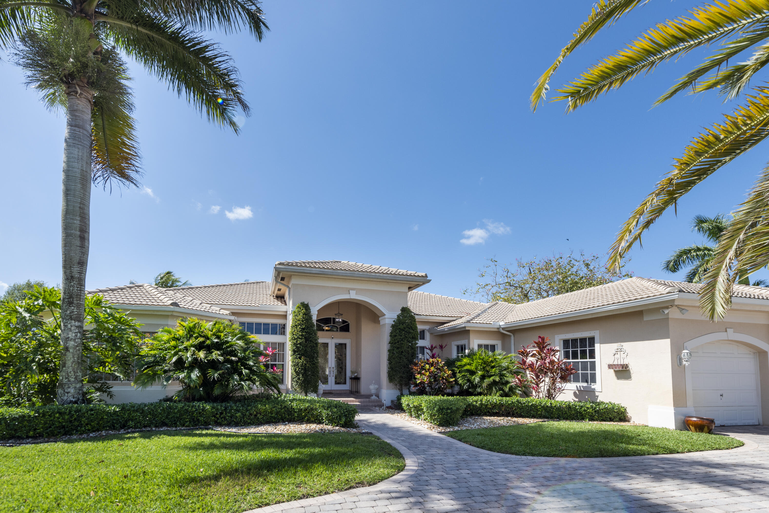 RIVERSTONE - Residential