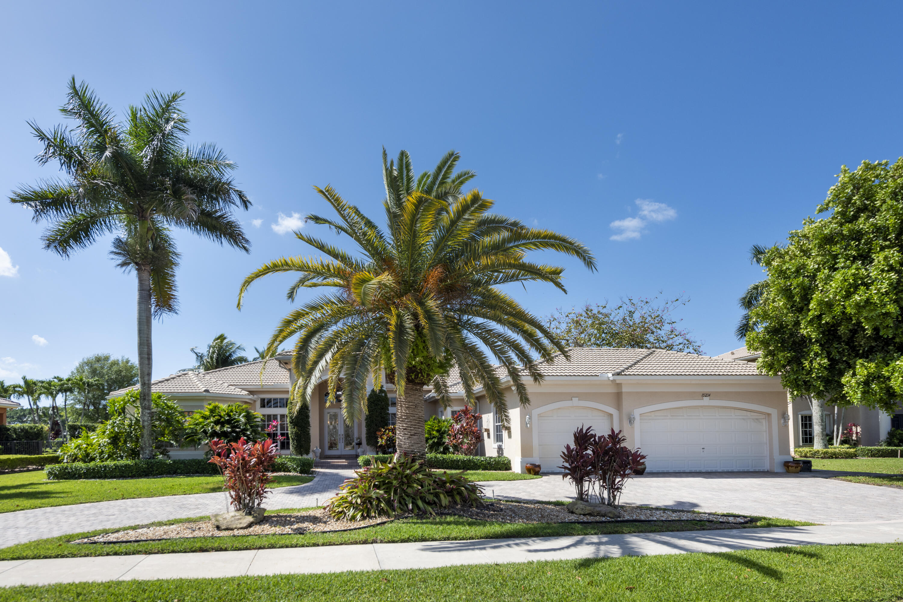 RIVERSTONE - Residential