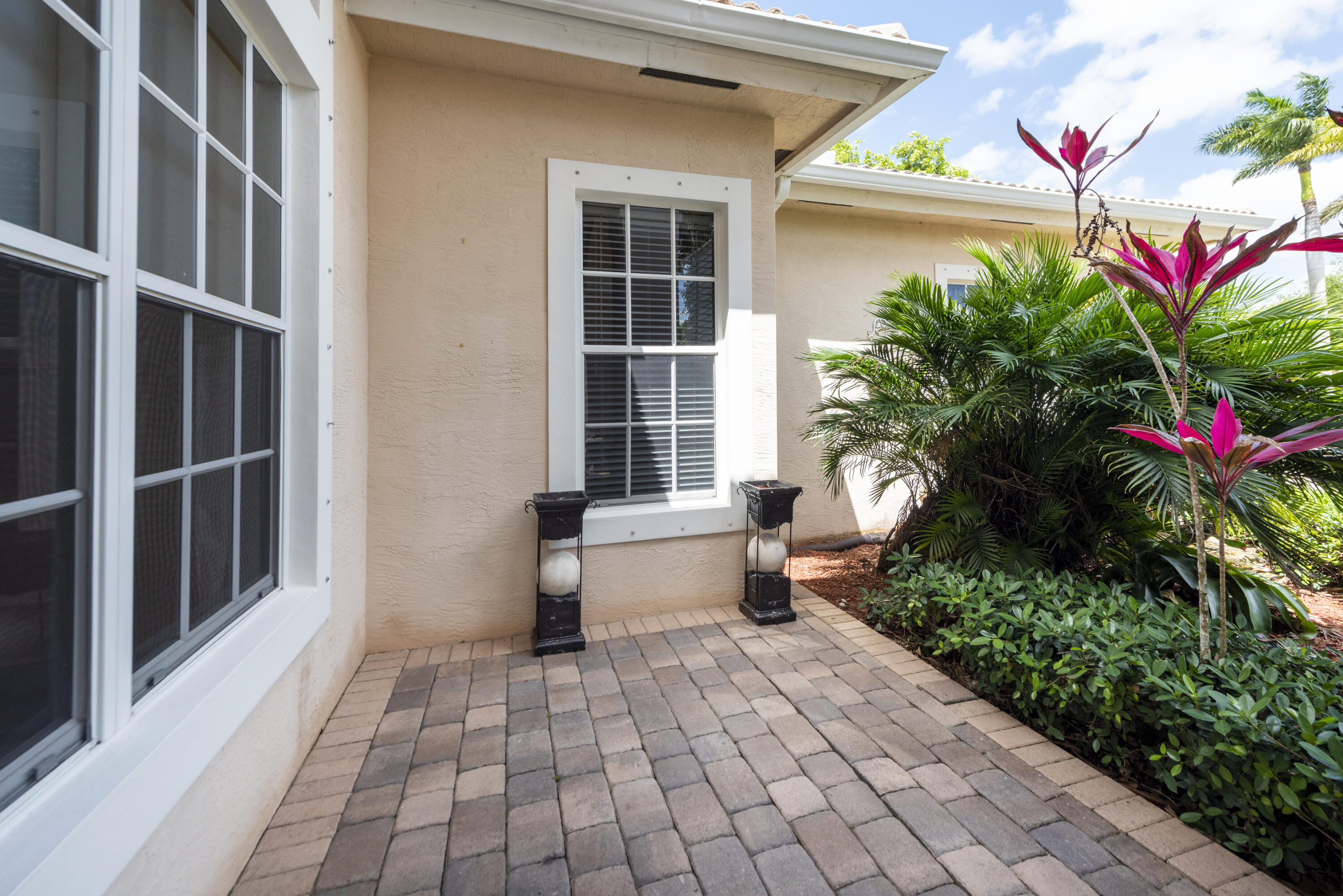 RIVERSTONE - Residential