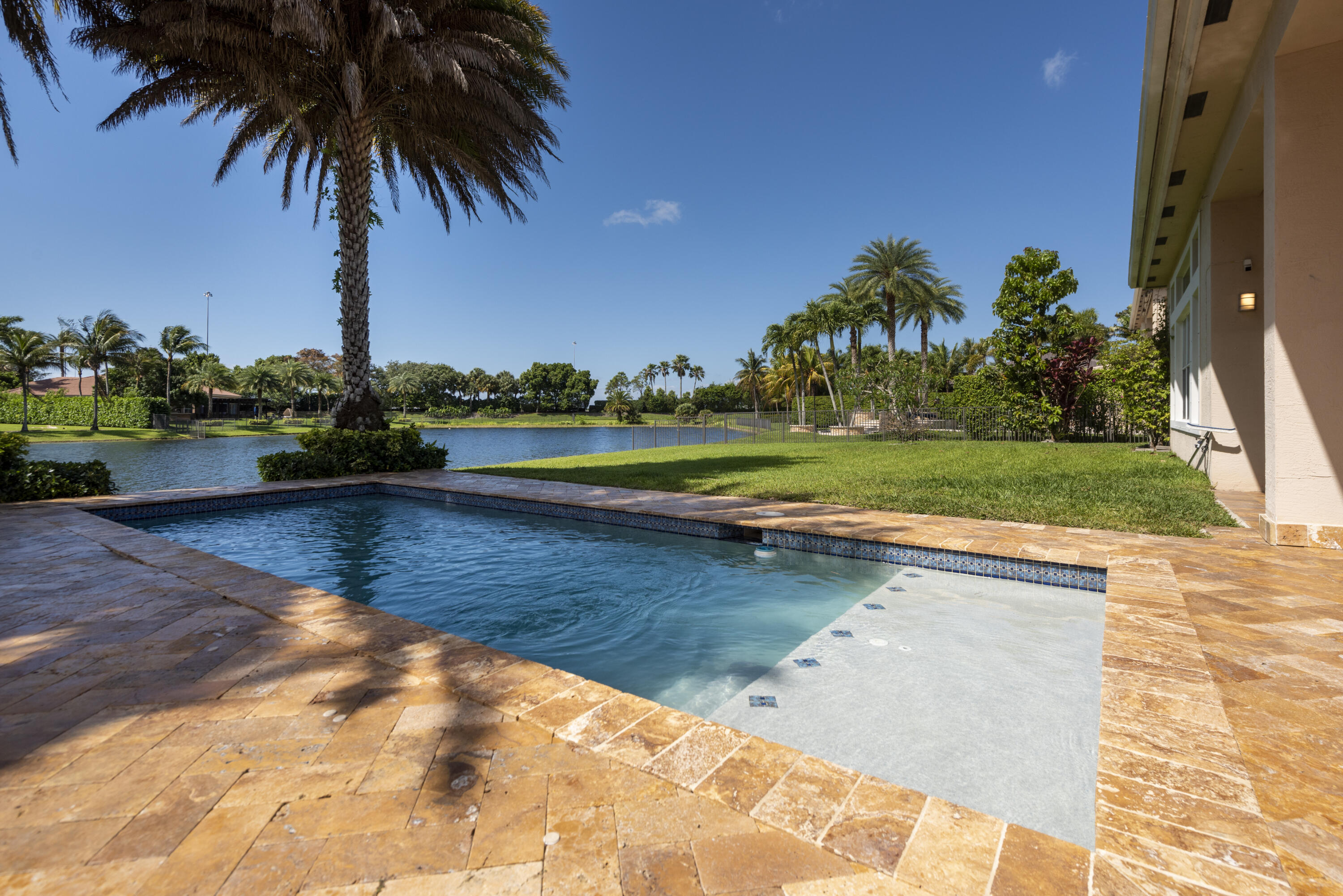 RIVERSTONE - Residential