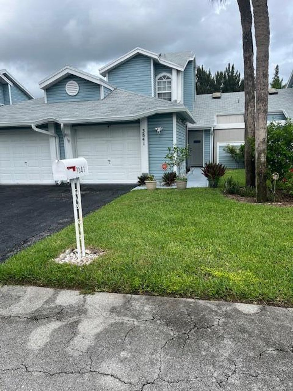 Photo of 3841 Island Club Circle E, Lake Worth, FL 33462 (MLS # R11125695)