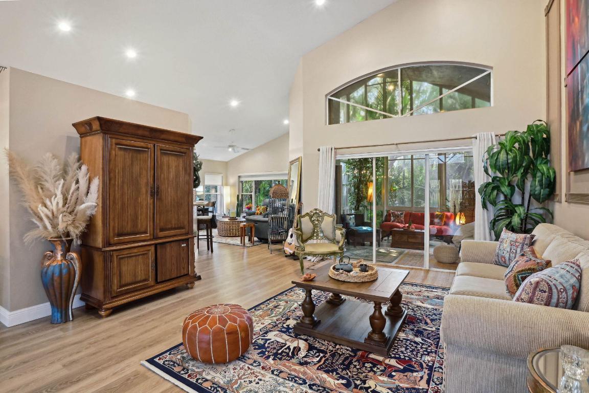 LAKERIDGE FALLS - Residential