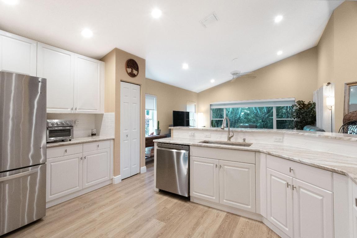 LAKERIDGE FALLS - Residential