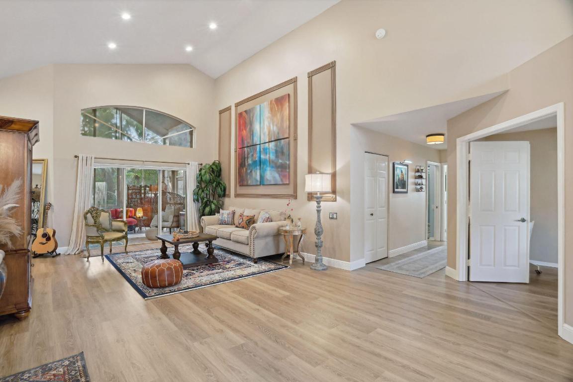 LAKERIDGE FALLS - Residential