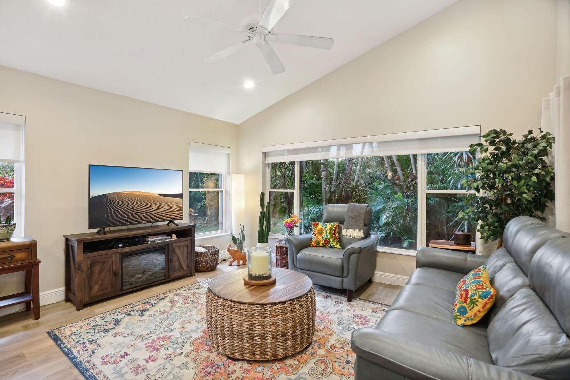 LAKERIDGE FALLS - Residential