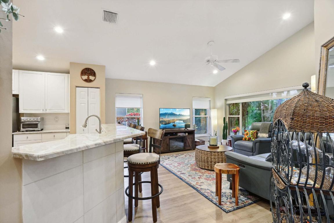 LAKERIDGE FALLS - Residential