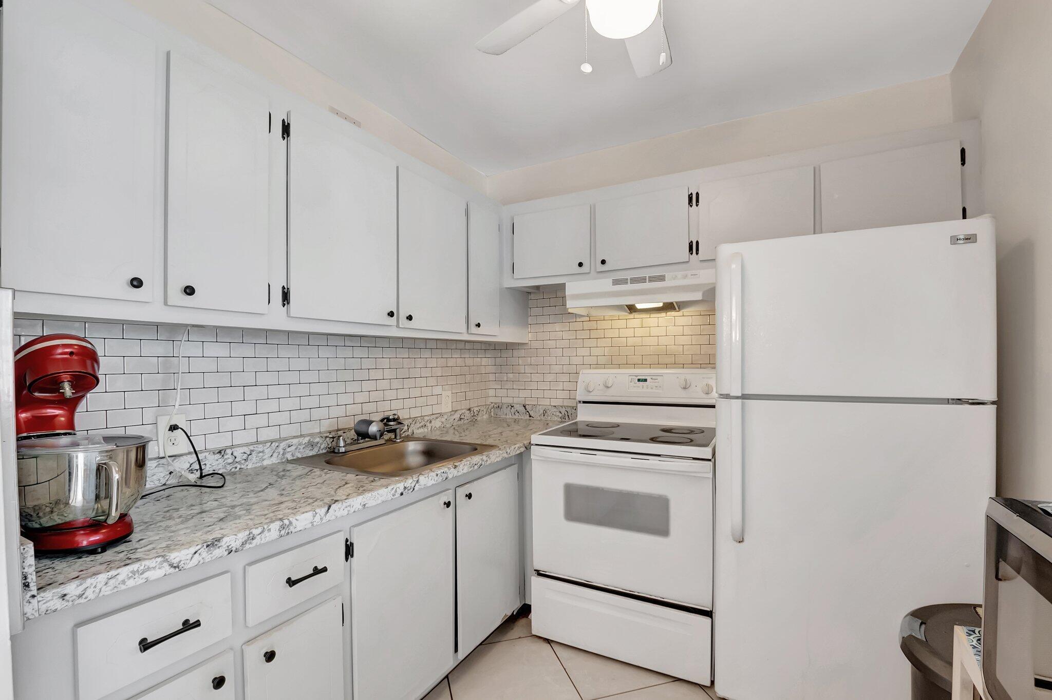 DORSET AT CENTURY VILLAGE CONDO - Residential Lease