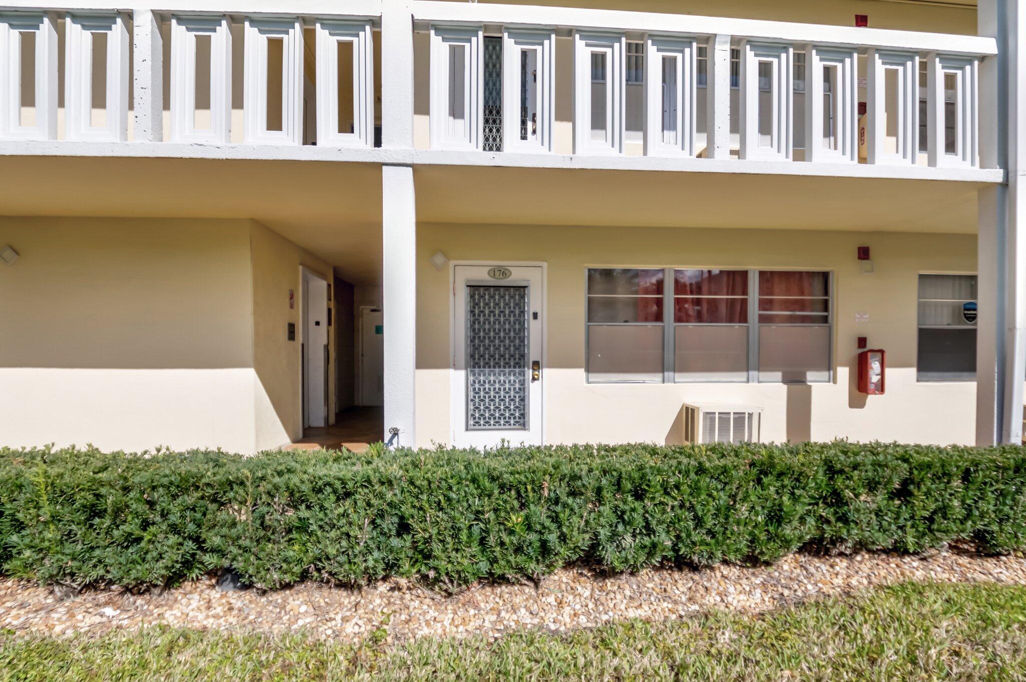 DORSET AT CENTURY VILLAGE CONDO - Residential Lease