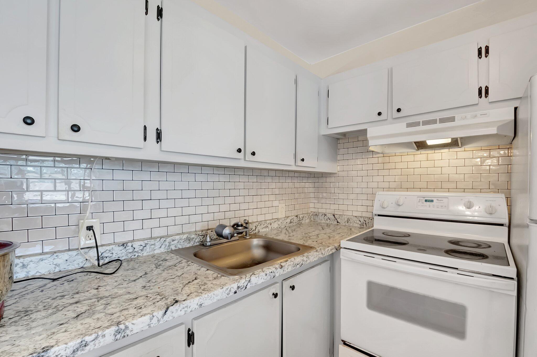 DORSET AT CENTURY VILLAGE CONDO - Residential Lease