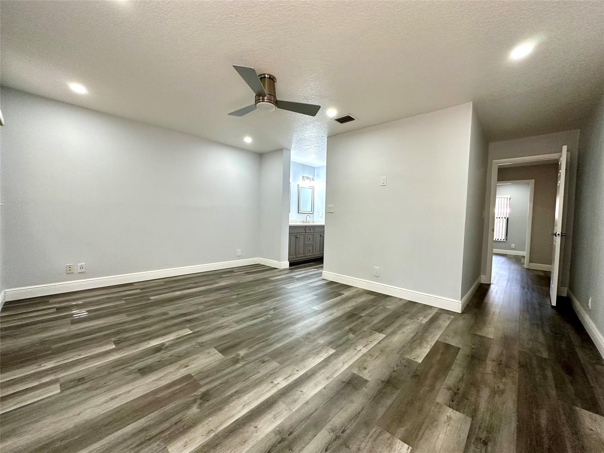 Pond Apple Place III Cond - Residential