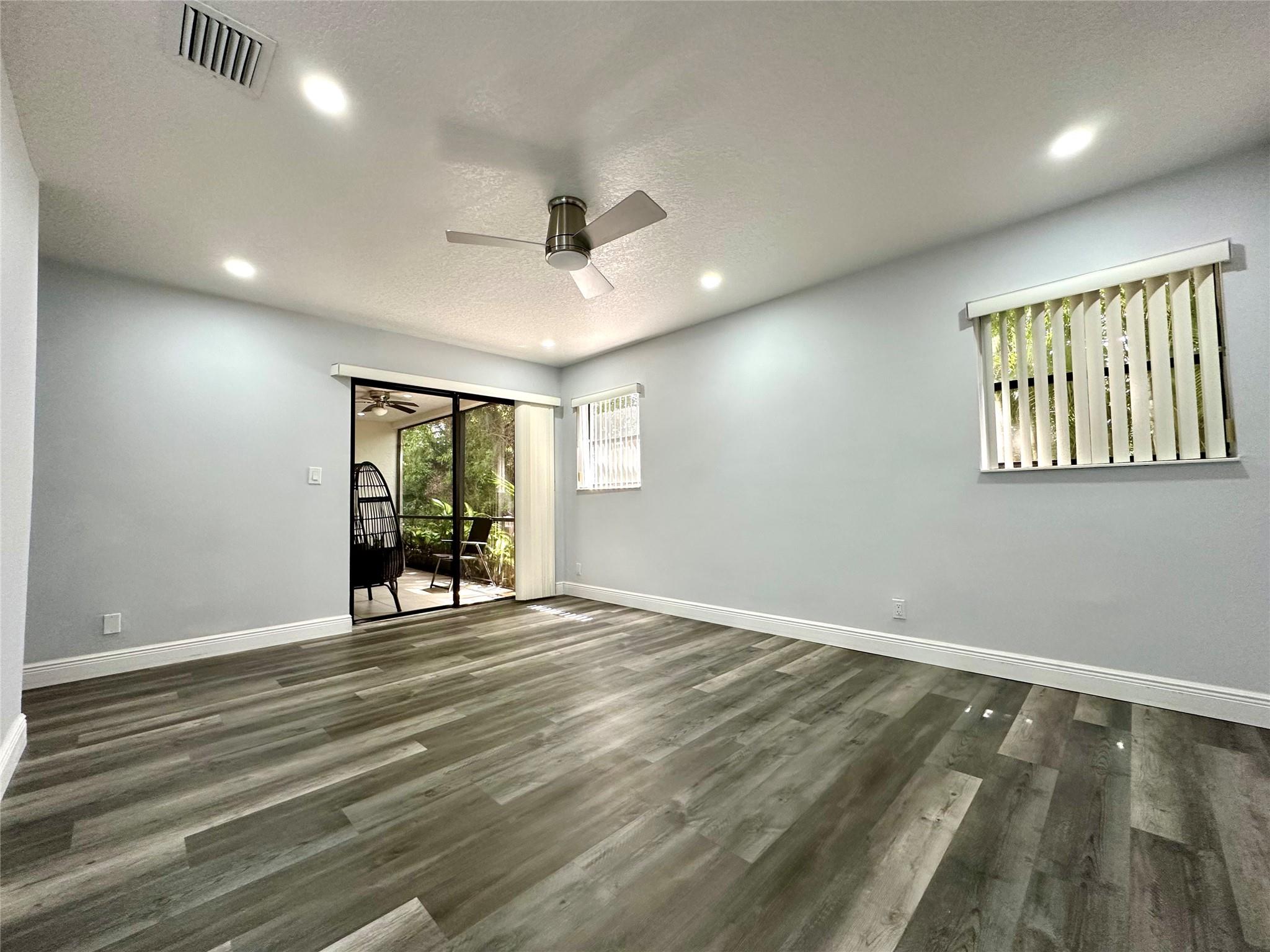 Pond Apple Place III Cond - Residential