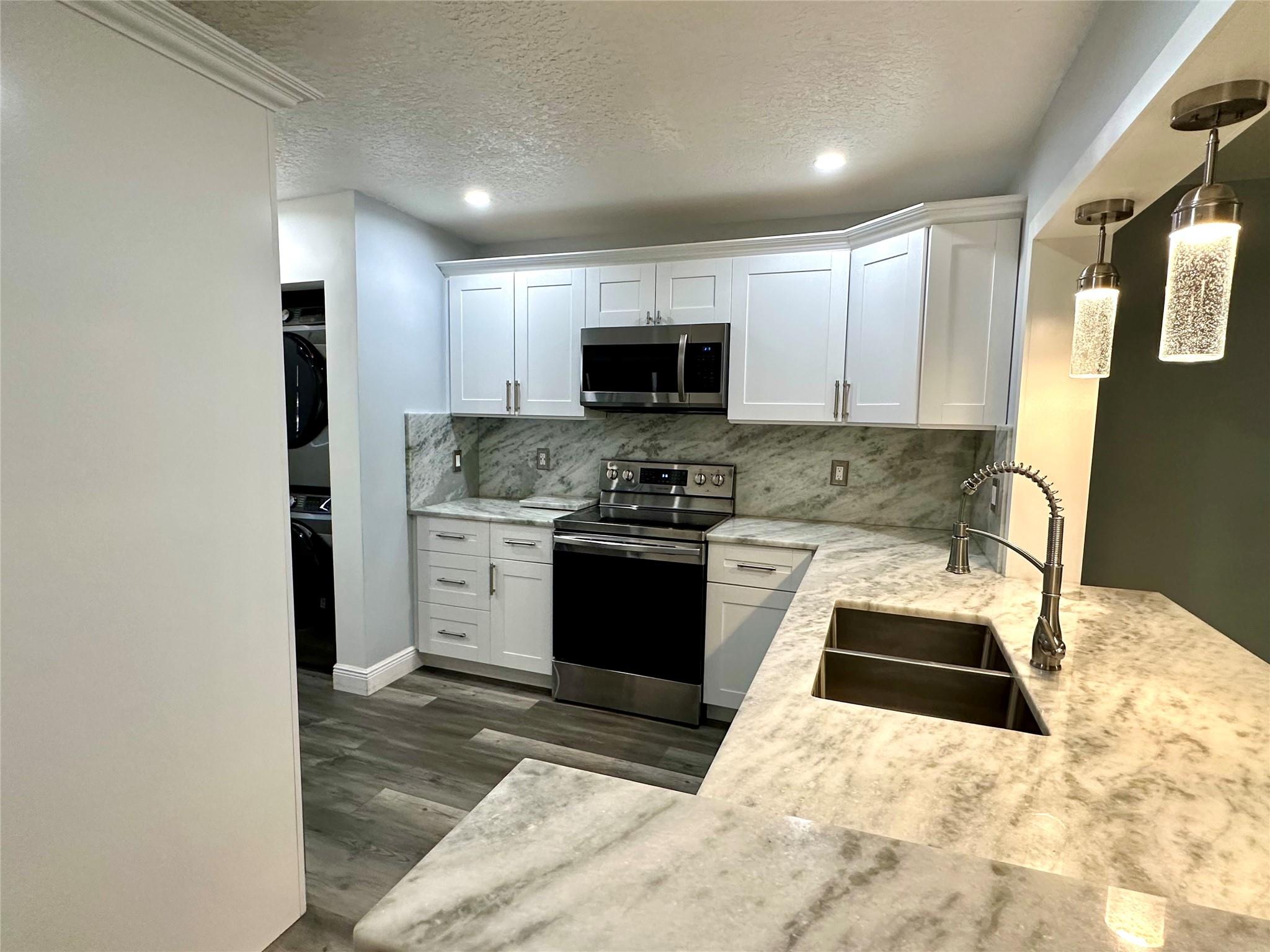 Pond Apple Place III Cond - Residential