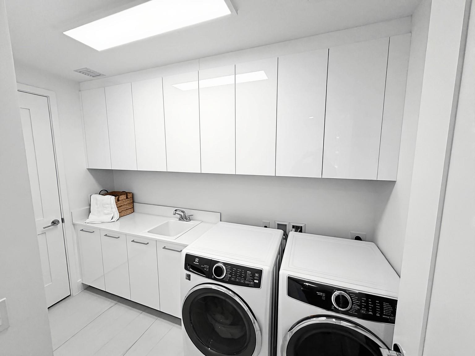 SELENE OCEANFRONT RESIDEN - Residential Lease