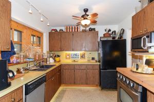 LEWIS SHORE ESTATES LA VISTA ADDN 1 - Residential