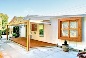 LEWIS SHORE ESTATES LA VISTA ADDN 1 - Residential