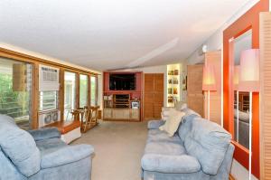 LEWIS SHORE ESTATES LA VISTA ADDN 1 - Residential