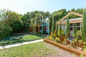 LEWIS SHORE ESTATES LA VISTA ADDN 1 - Residential