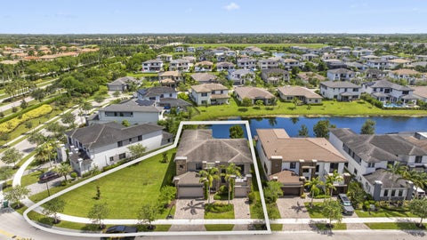 Tiny photo for 10432 N Lago Vista Circle, Parkland, FL 33076 (MLS # B26051042)