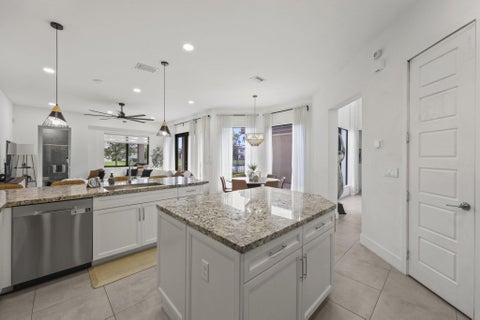 Tiny photo for 10432 N Lago Vista Circle, Parkland, FL 33076 (MLS # B26051042)