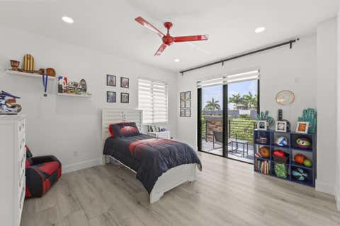 Tiny photo for 10432 N Lago Vista Circle, Parkland, FL 33076 (MLS # B26051042)