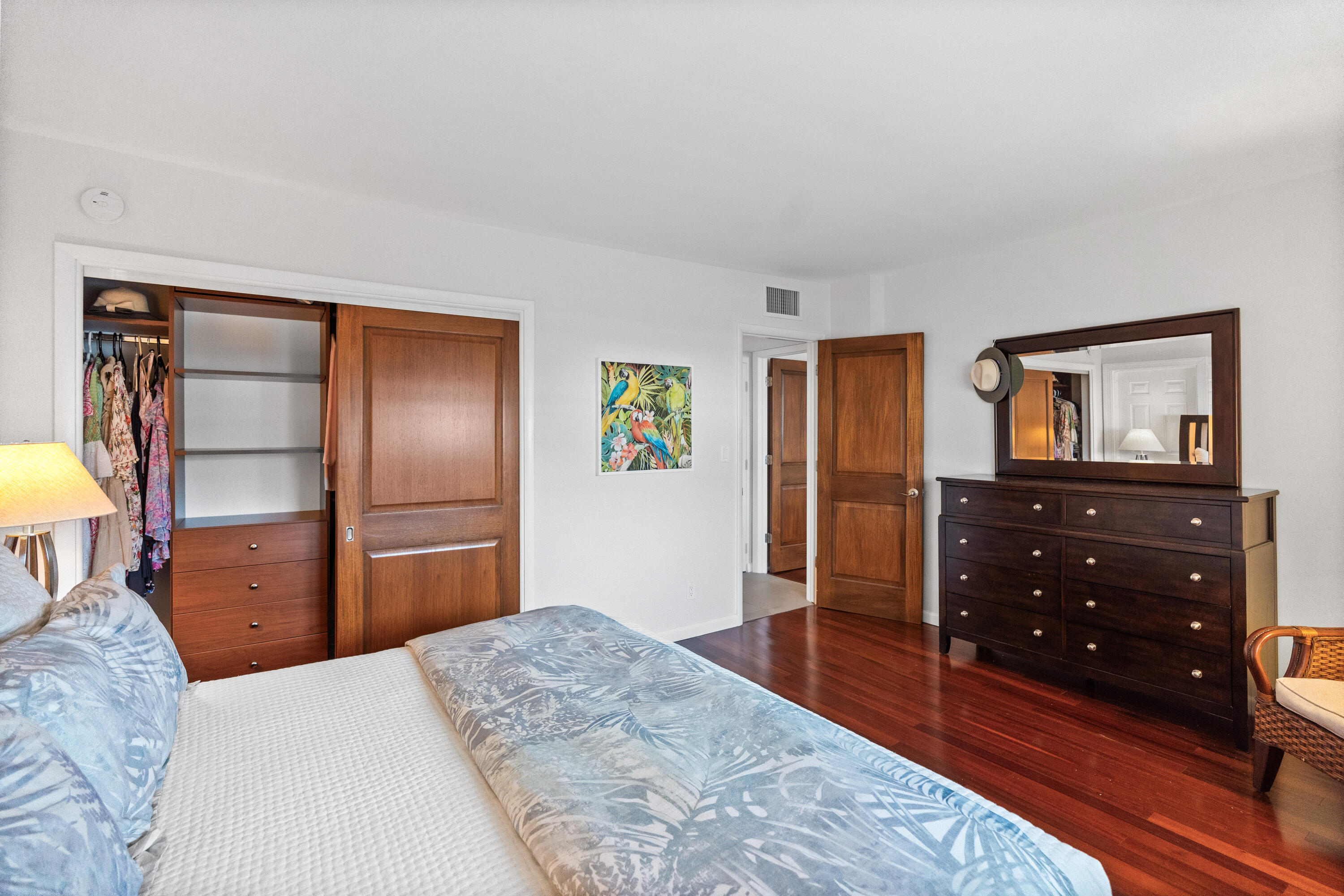 WINSTON CONDO - Residential