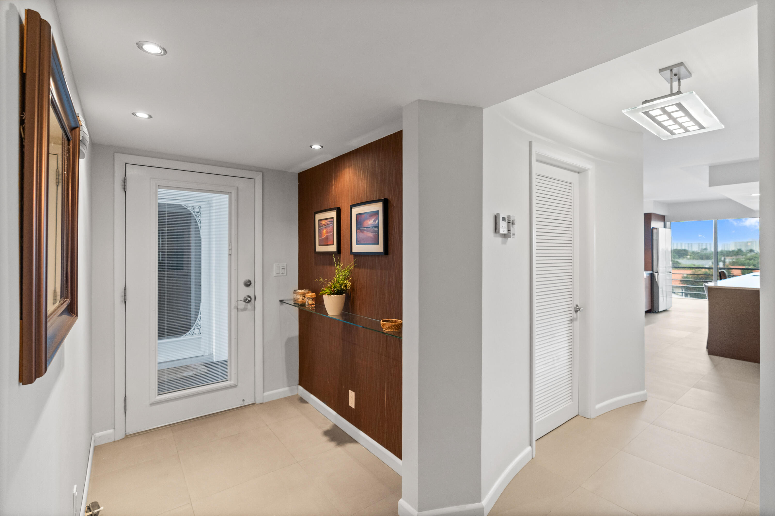 WINSTON CONDO - Residential