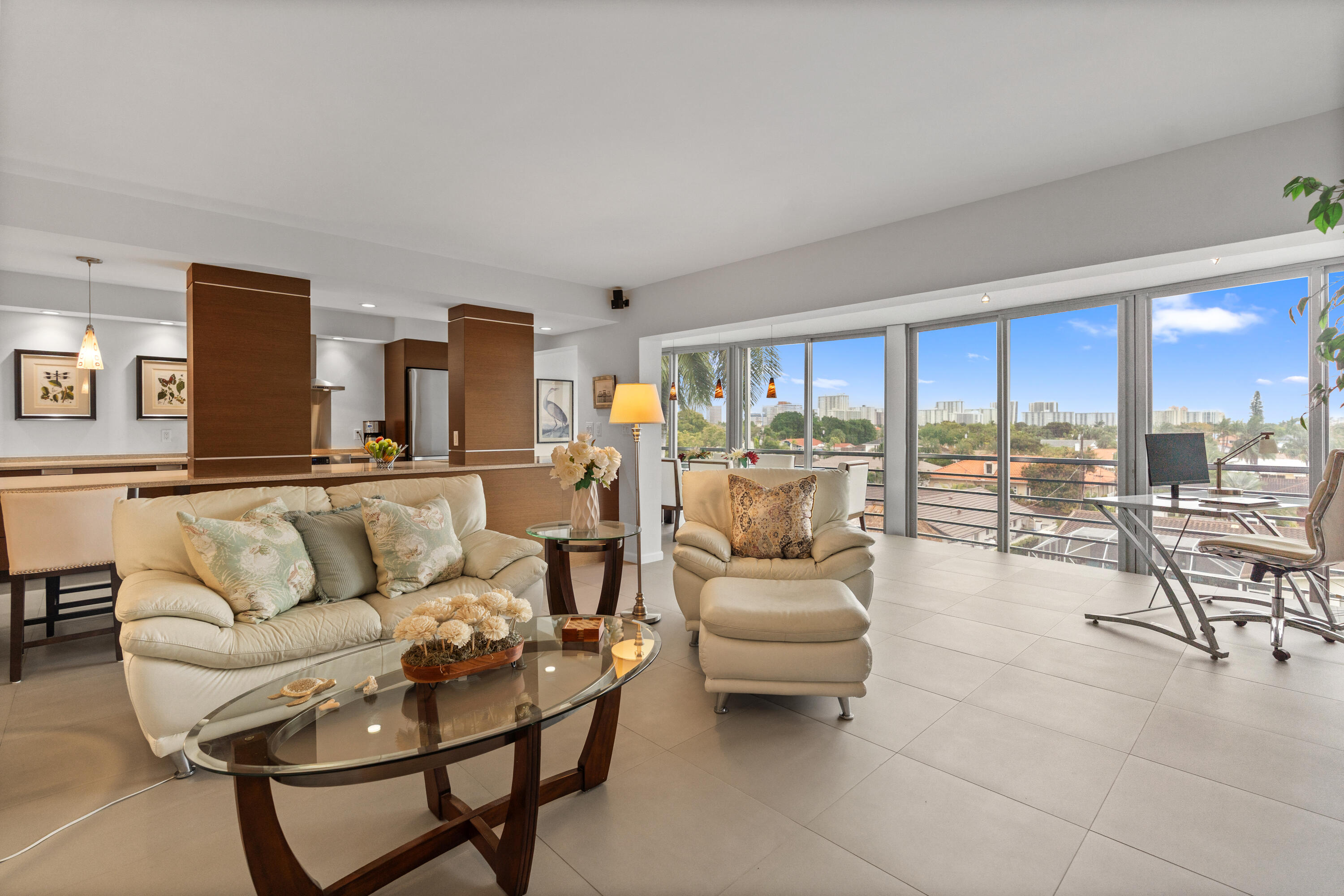 WINSTON CONDO - Residential