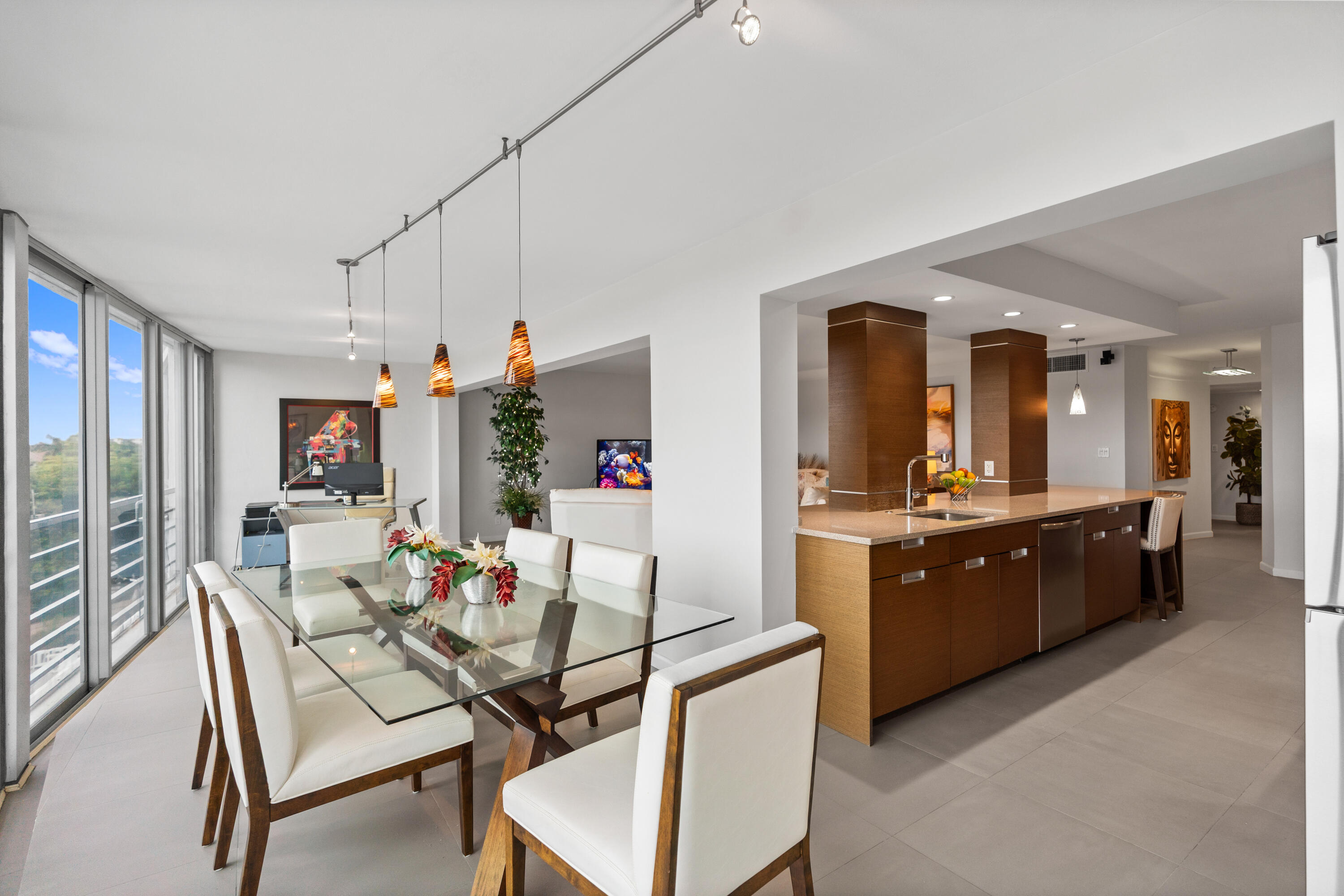 WINSTON CONDO - Residential