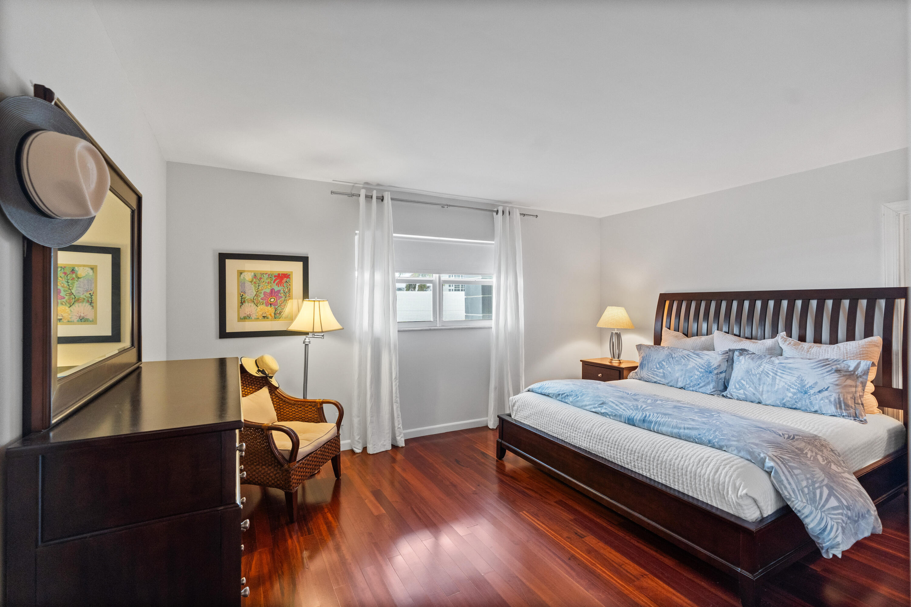 WINSTON CONDO - Residential