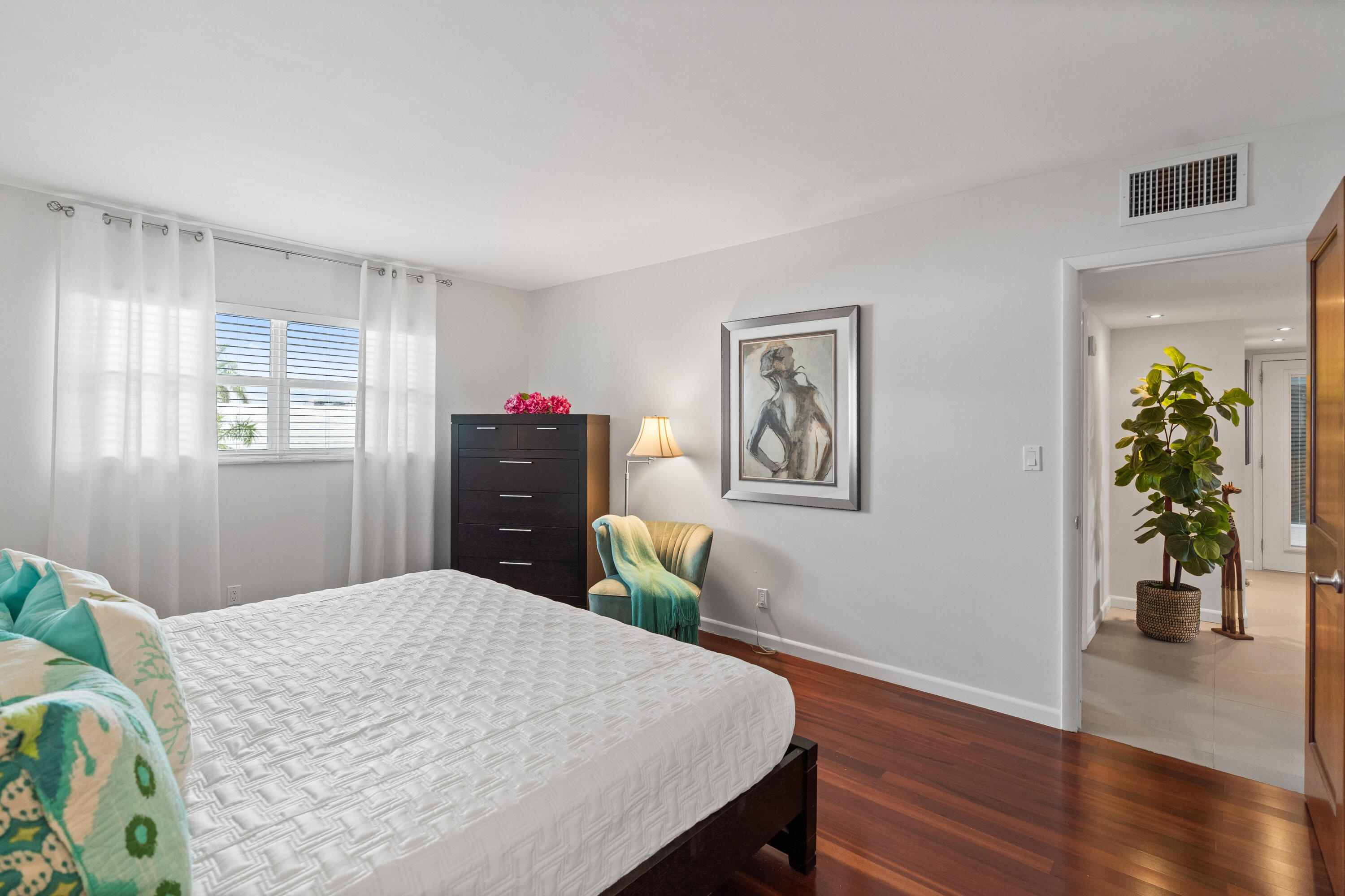 WINSTON CONDO - Residential