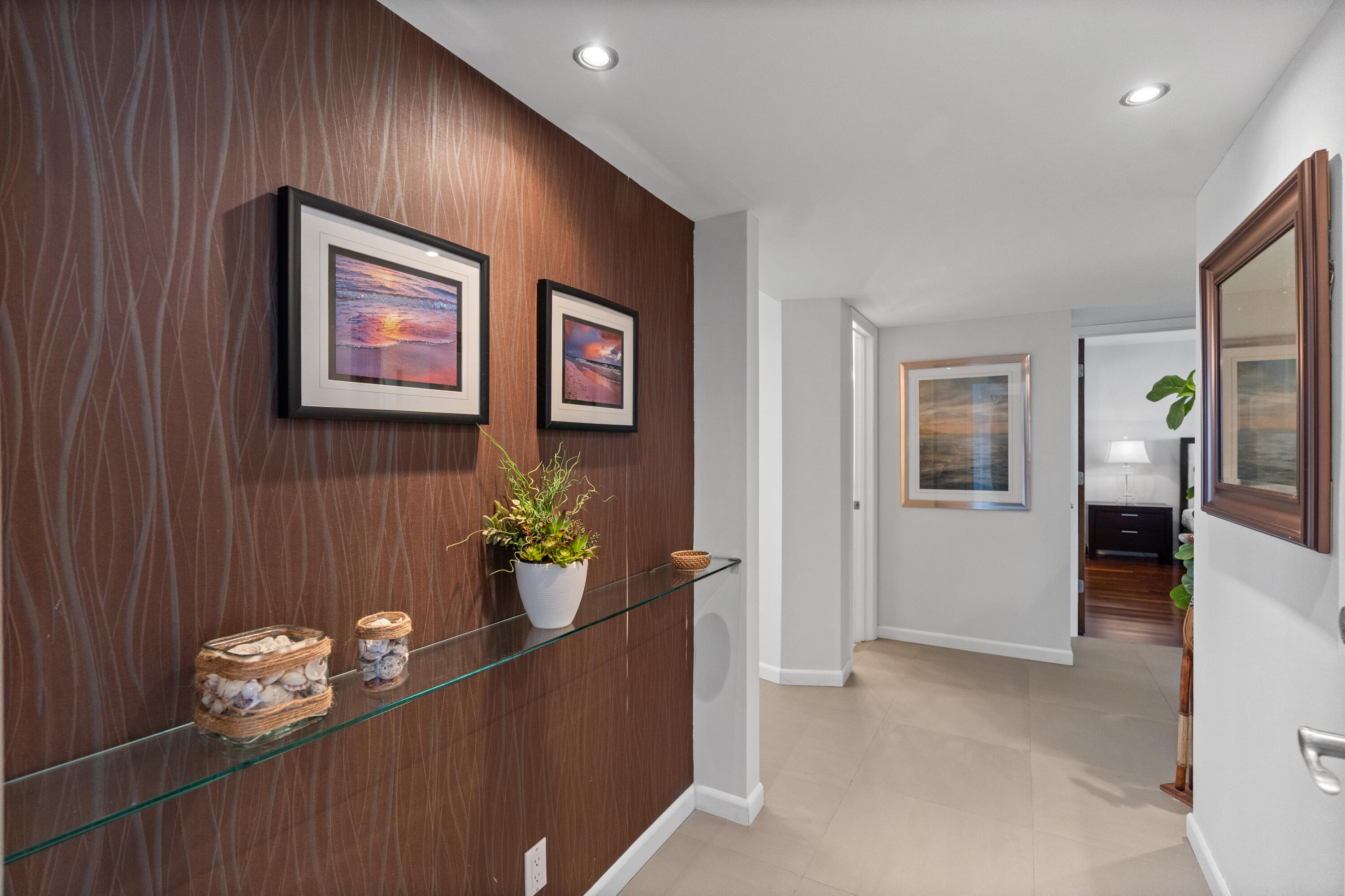 WINSTON CONDO - Residential