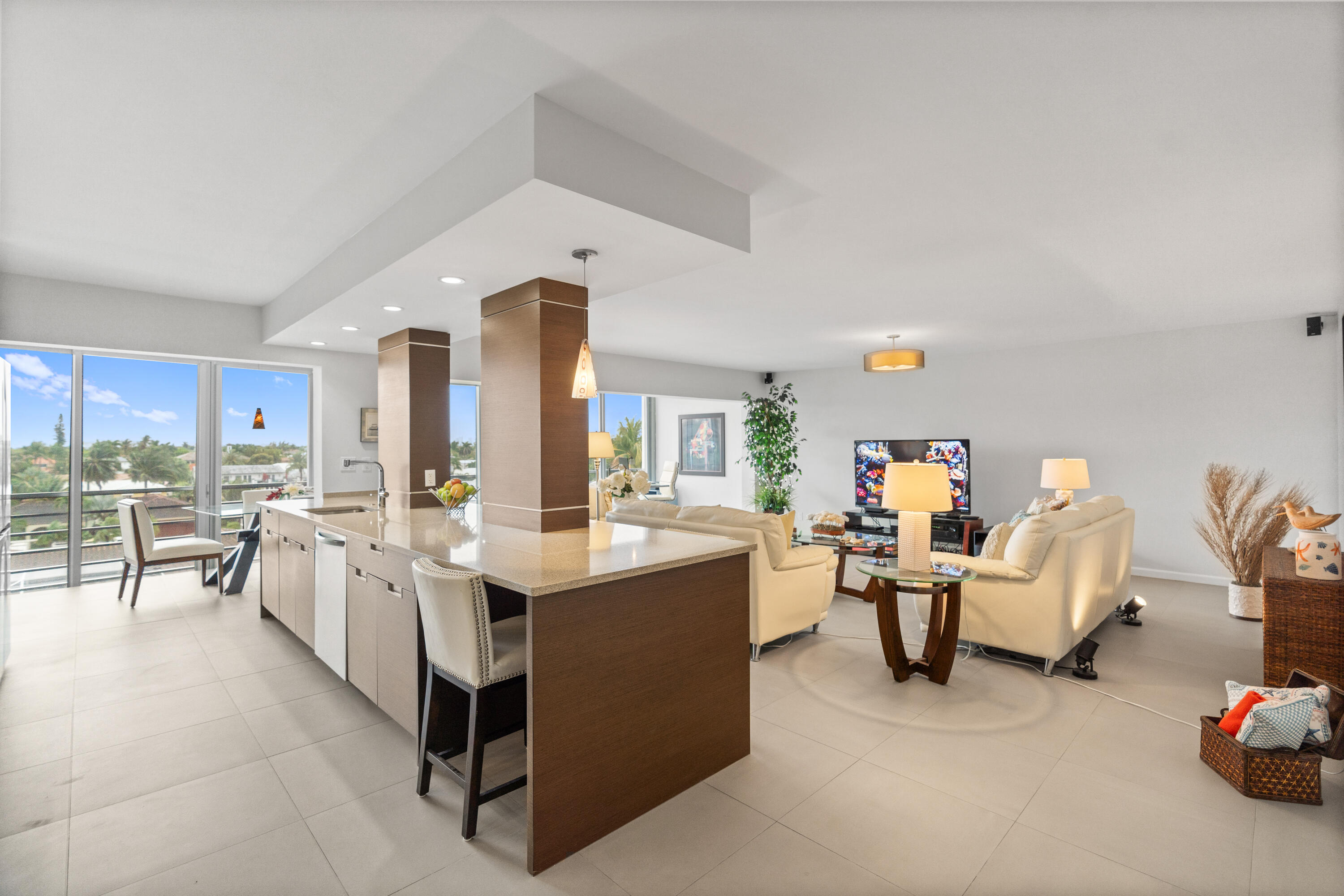 WINSTON CONDO - Residential