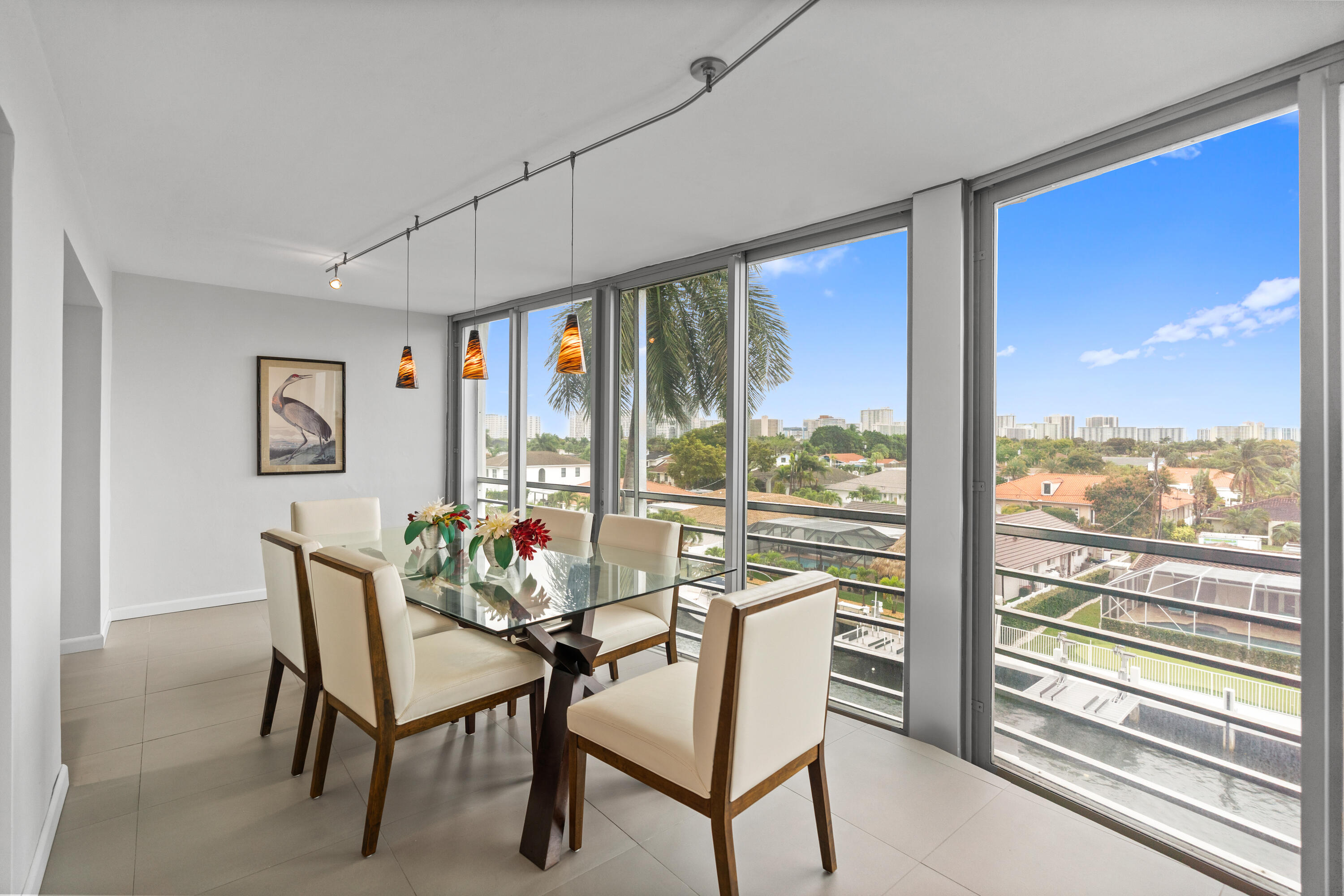 WINSTON CONDO - Residential