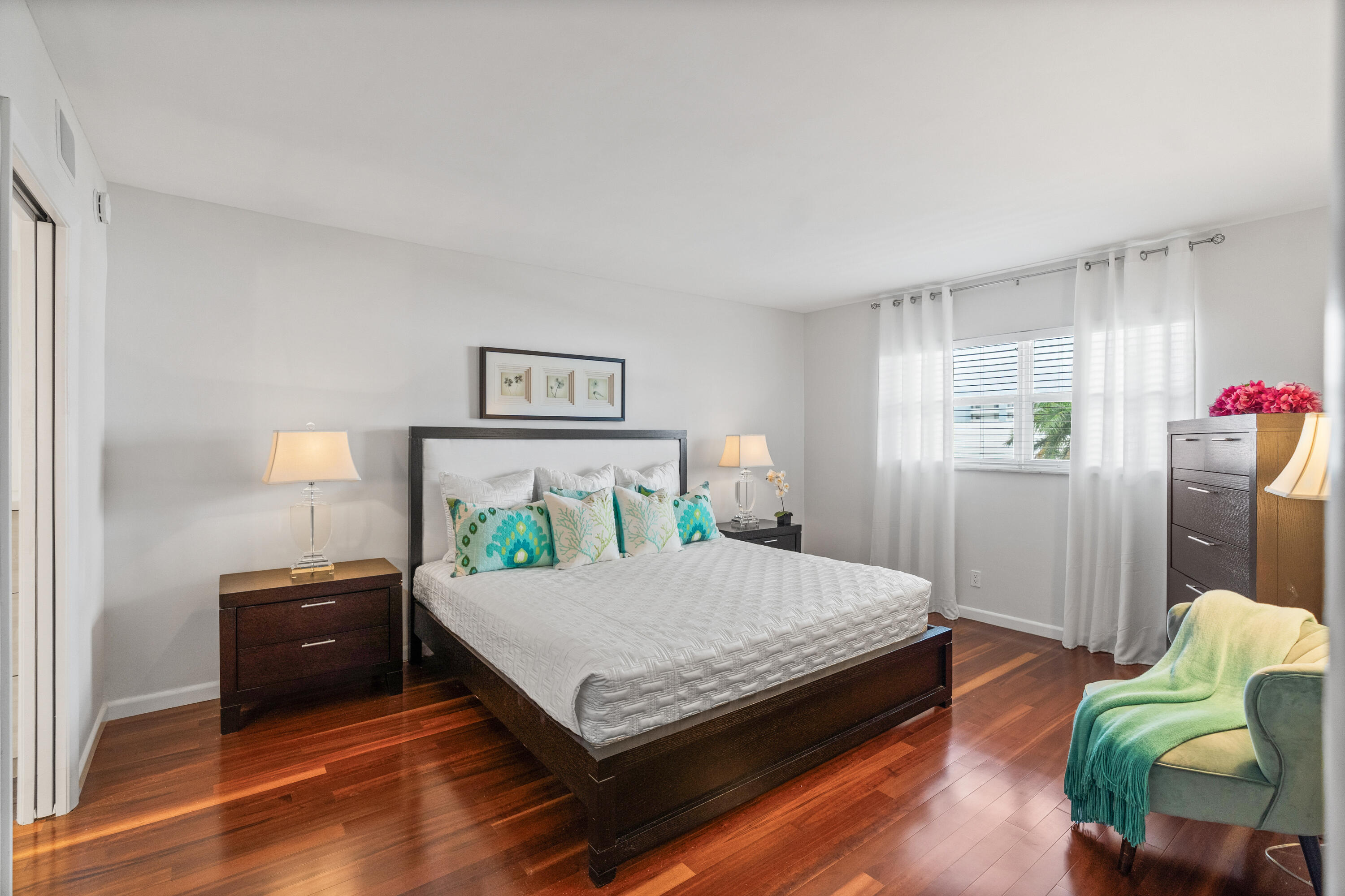 WINSTON CONDO - Residential