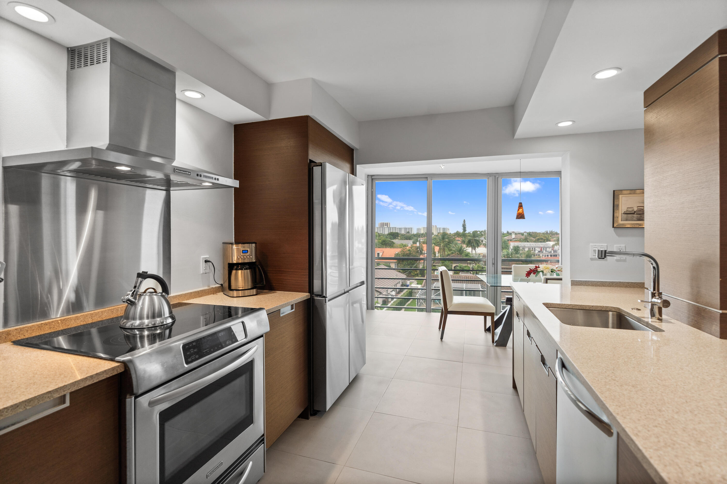 WINSTON CONDO - Residential