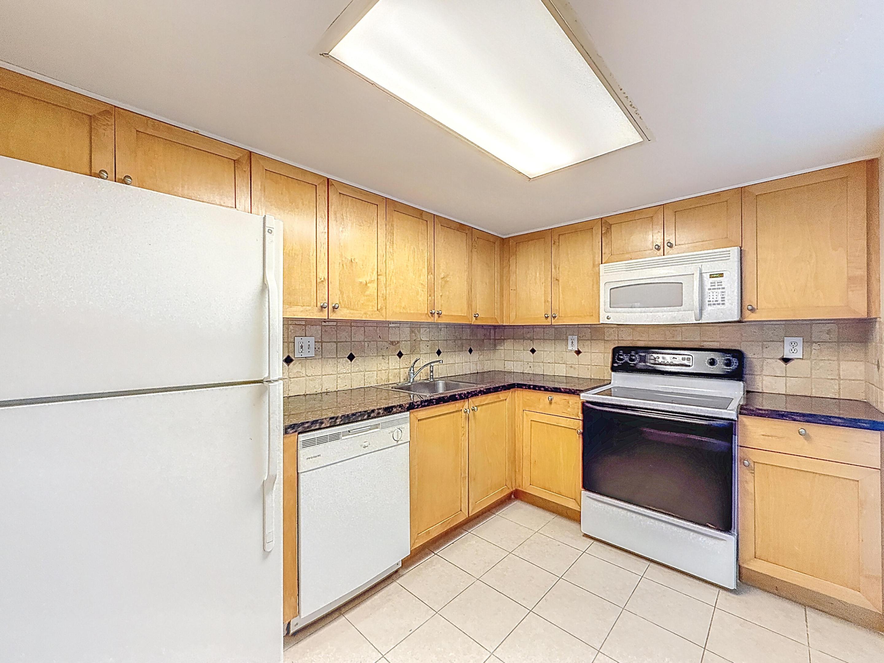 PARC CENTRAL AVENTURA EAST CONDO - Residential Lease