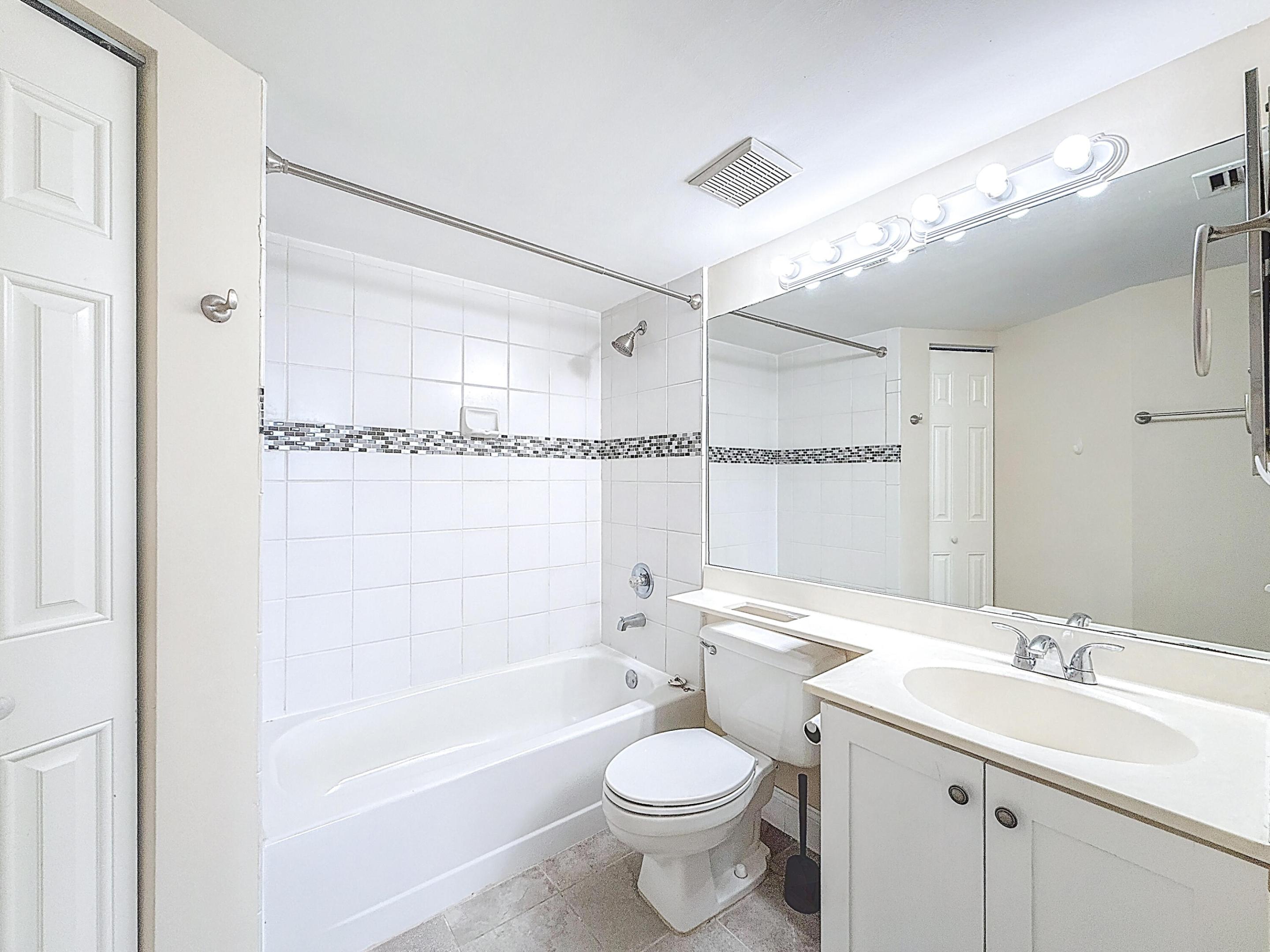 PARC CENTRAL AVENTURA EAST CONDO - Residential Lease