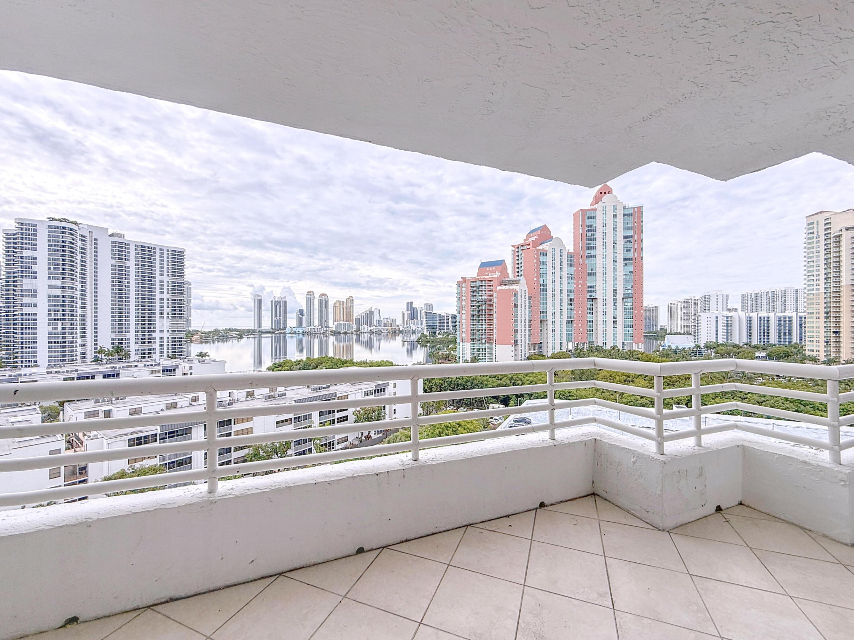 PARC CENTRAL AVENTURA EAST CONDO - Residential Lease