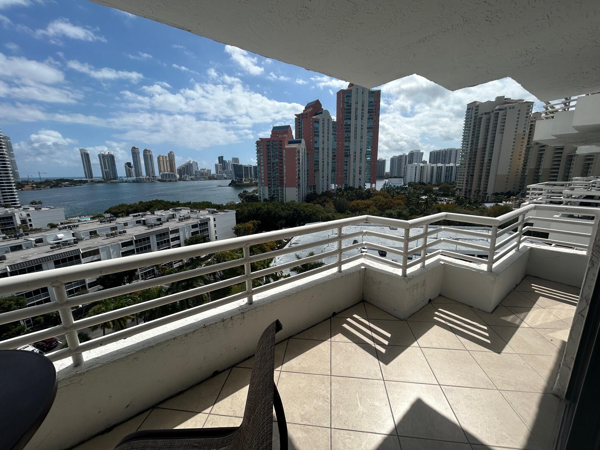 PARC CENTRAL AVENTURA EAST CONDO - Residential Lease
