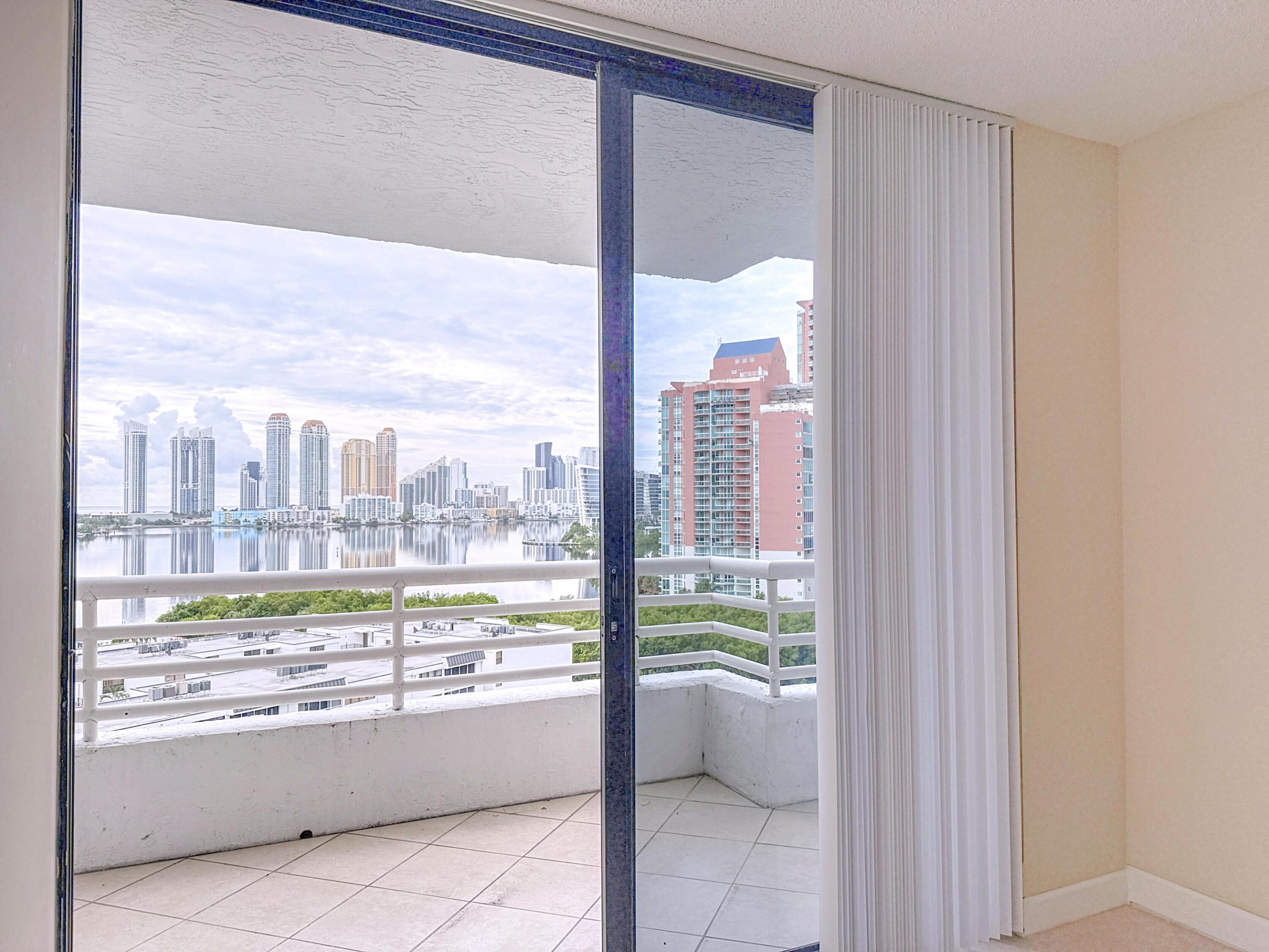 PARC CENTRAL AVENTURA EAST CONDO - Residential Lease