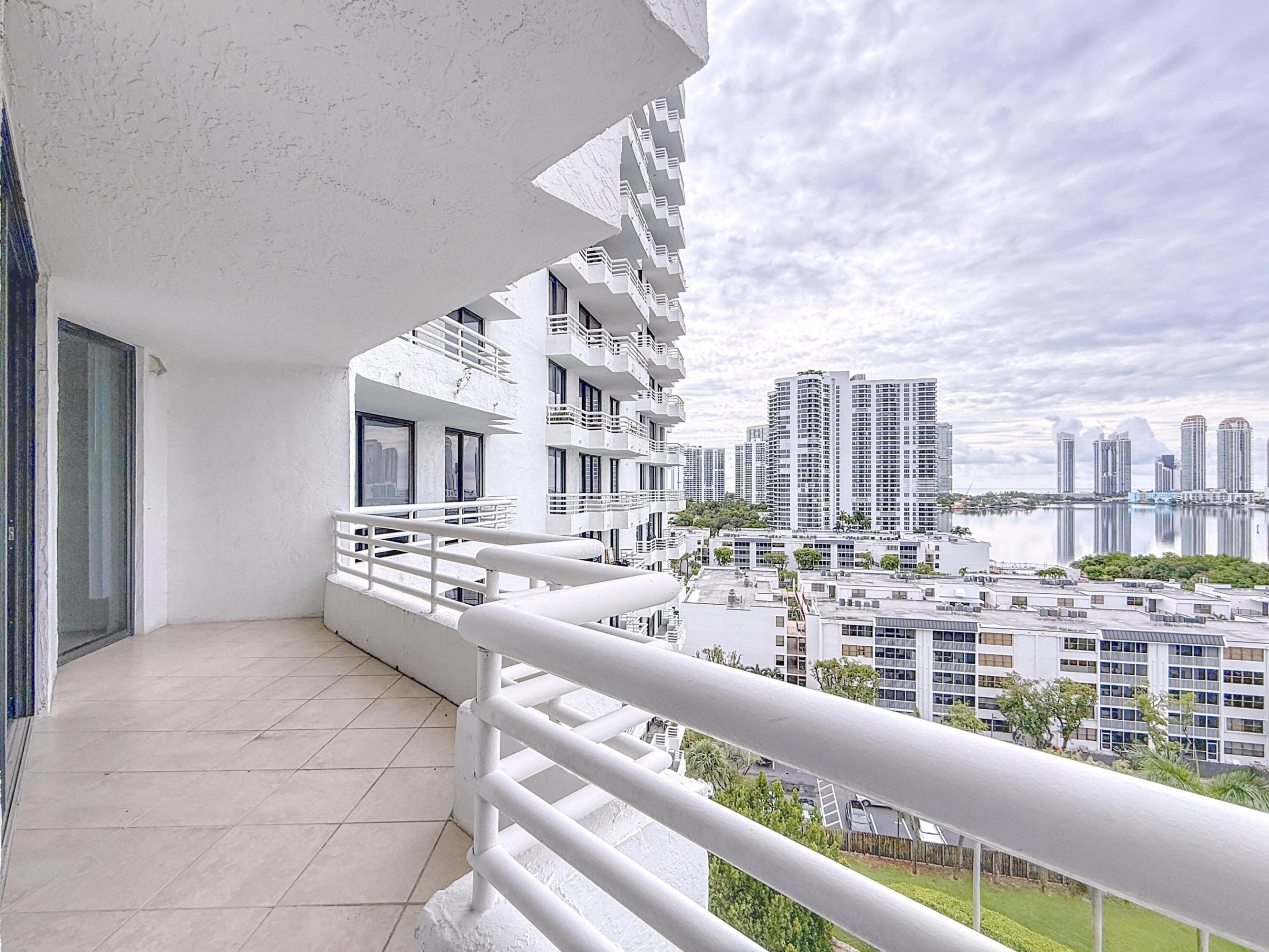 PARC CENTRAL AVENTURA EAST CONDO - Residential Lease