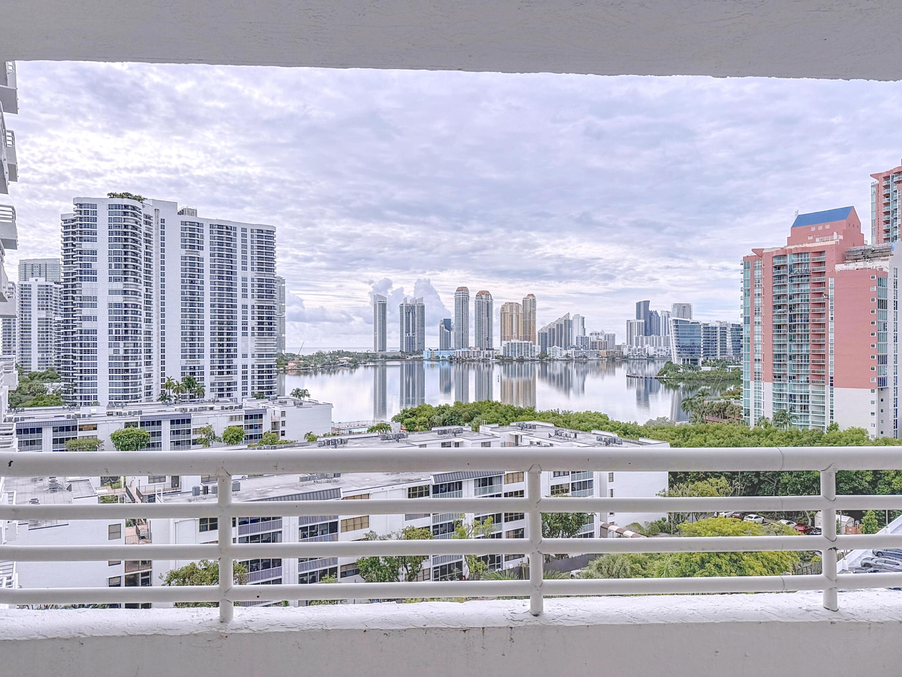 PARC CENTRAL AVENTURA EAST CONDO - Residential Lease