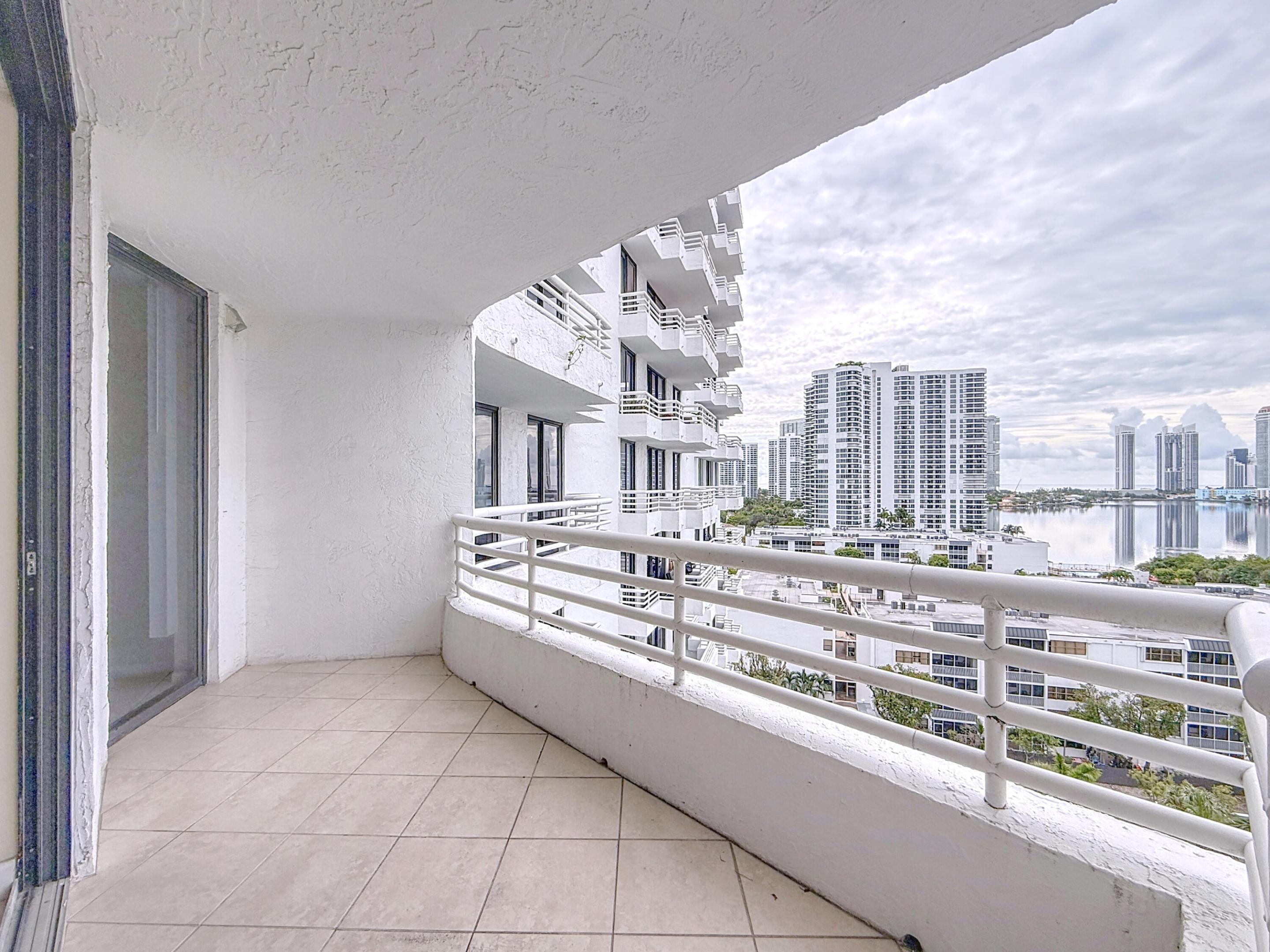 PARC CENTRAL AVENTURA EAST CONDO - Residential Lease