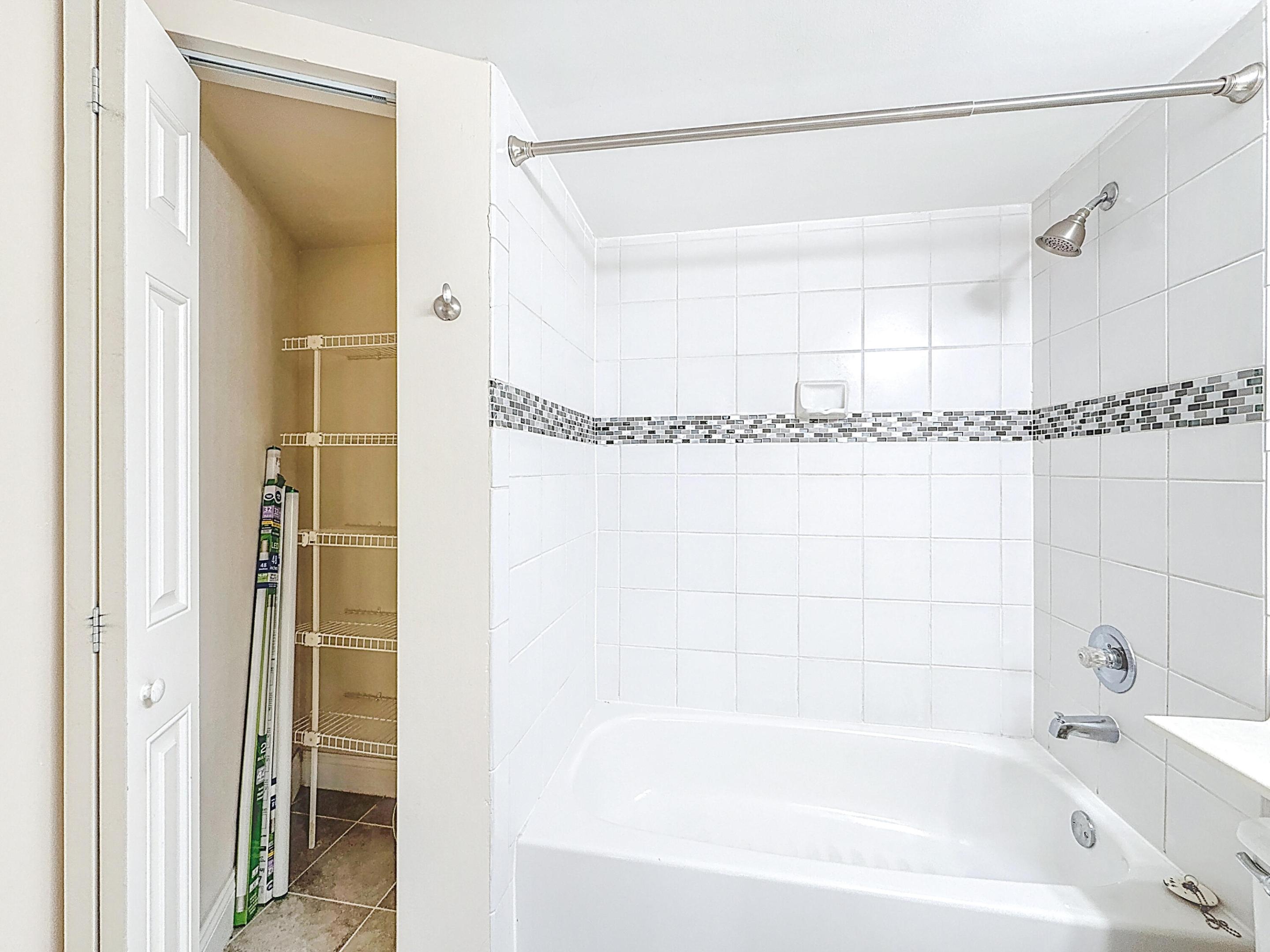 PARC CENTRAL AVENTURA EAST CONDO - Residential Lease