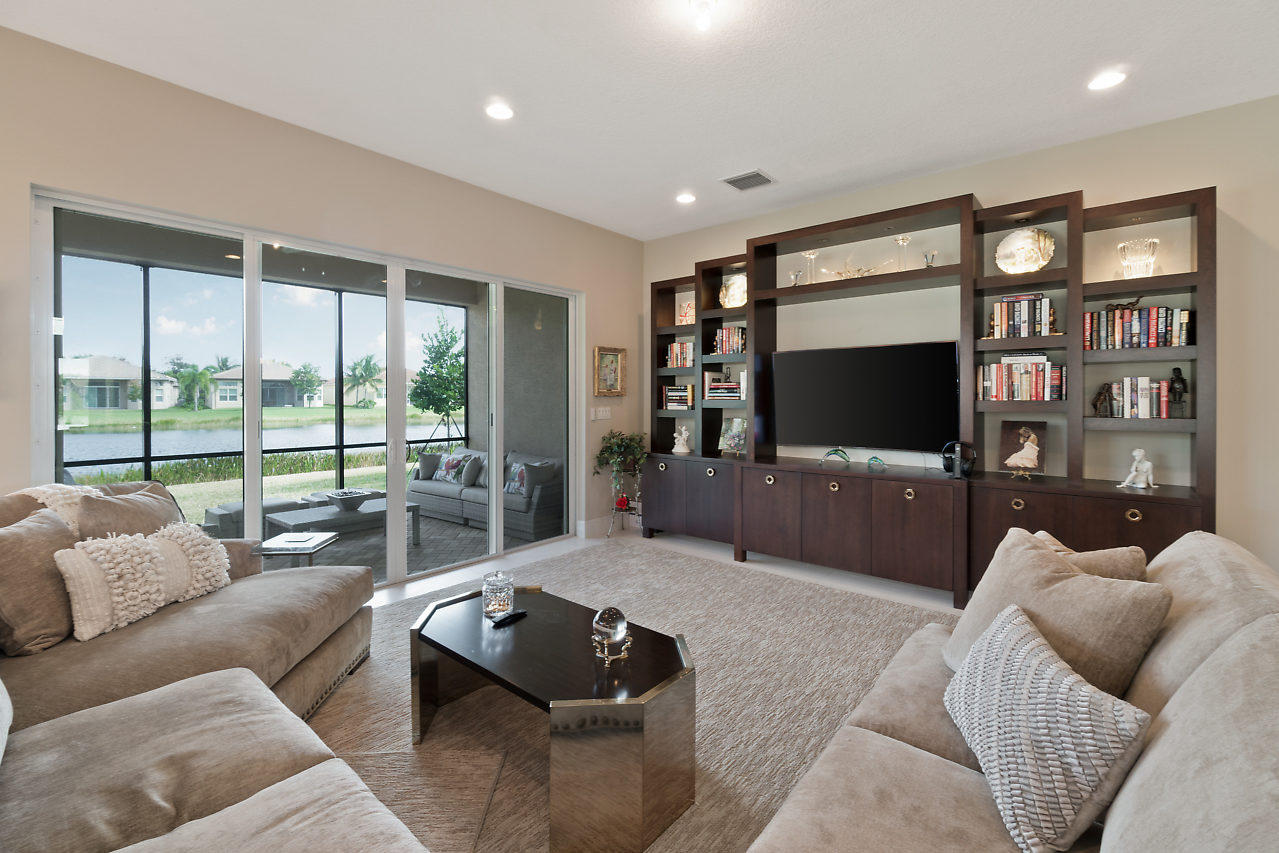 VALENCIA COVE - Residential